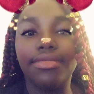 Meet your Posher, Ebony